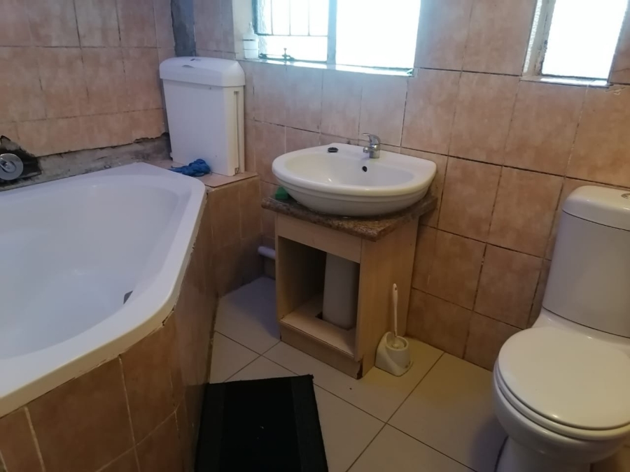 5 Bedroom Property for Sale in Brandwag Free State
